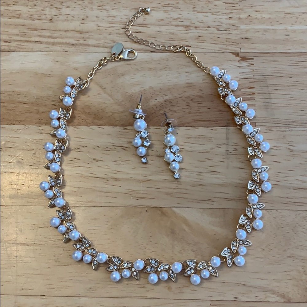 Pearl and crystal necklace/earring set